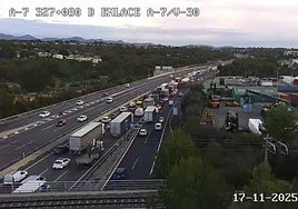 Atascos en la A-7 este lunes, 17 de noviembre.