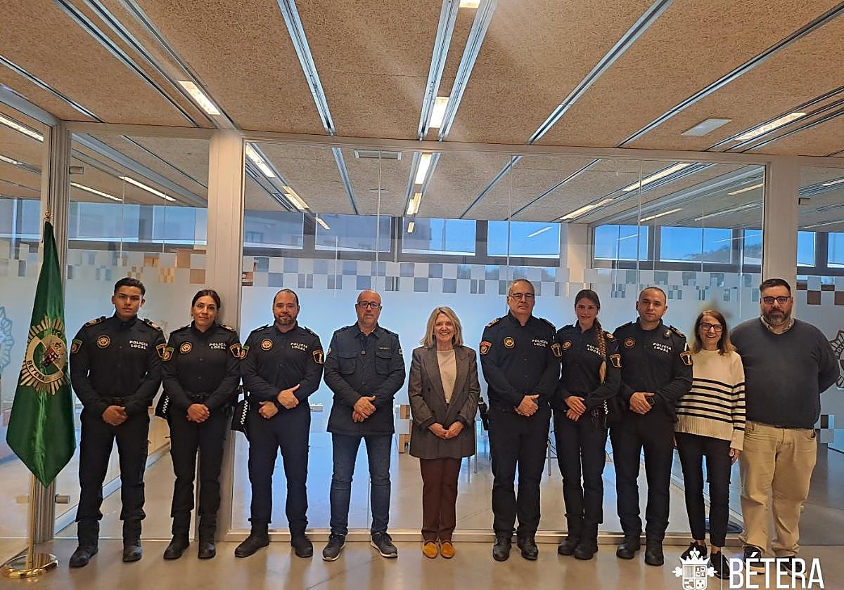 Recepción de los nuevos agentes en el Ayuntamiento.
