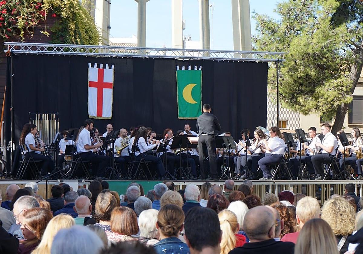 El concierto se celebró en la plaza de les Escoles Velles.