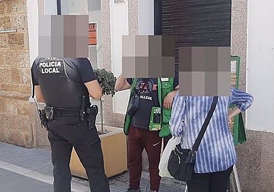 Agentes de la Policía Local de Albal han logrado detener al ladrón tras el robo de los cupones.