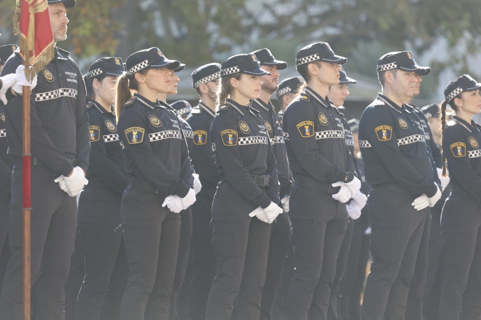 FOTOS | El despacho de los 194 nuevos policías locales de Valencia