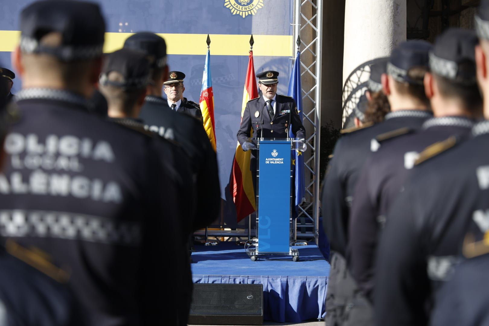 FOTOS | El despacho de los 194 nuevos policías locales de Valencia