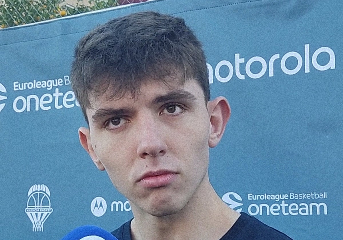 Sergio de Larrea atendiendo a los medios de comunicación en el evento «Bouncing for Good»