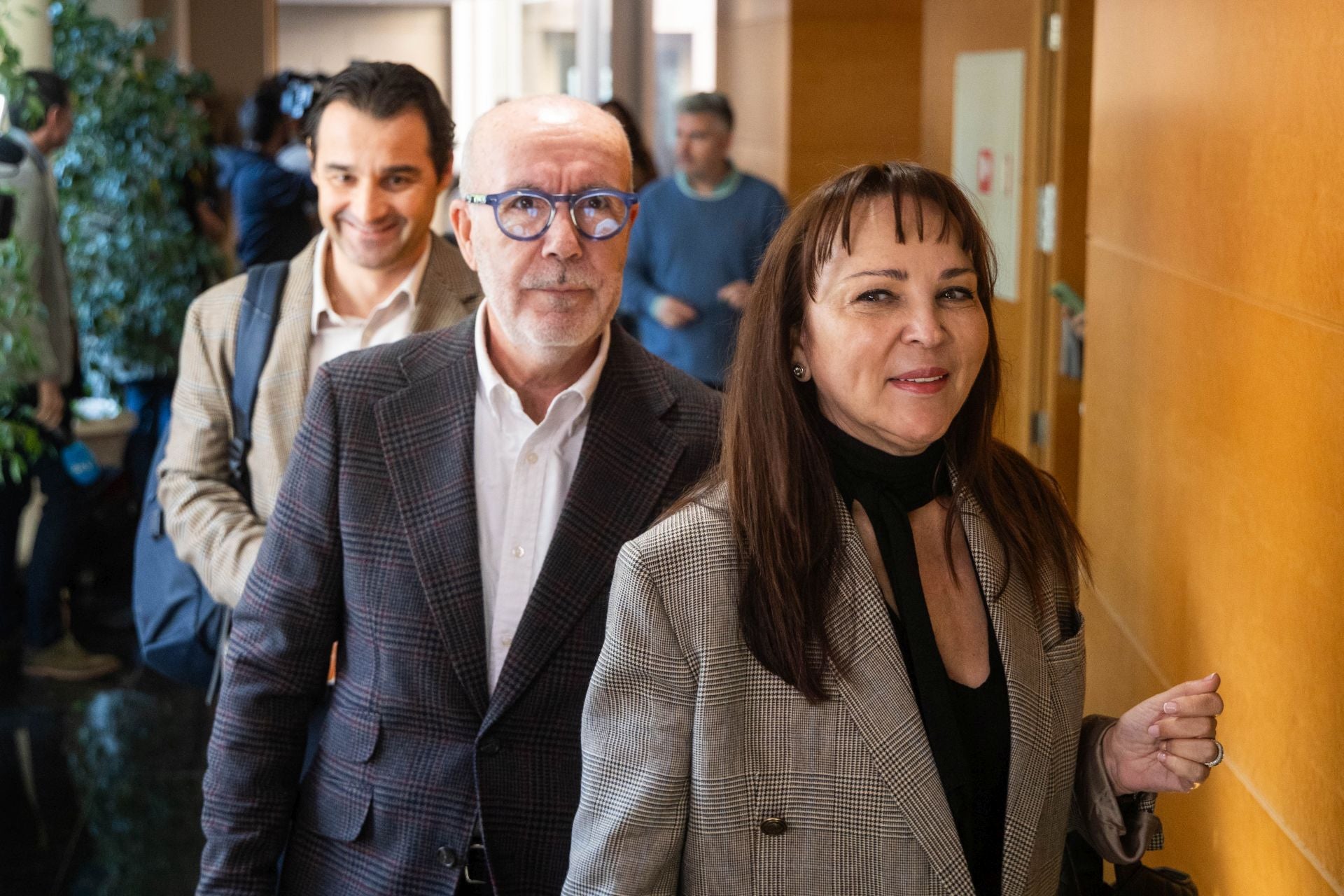 Pérez Llorca presenta su candidatura para suceder a Mazón