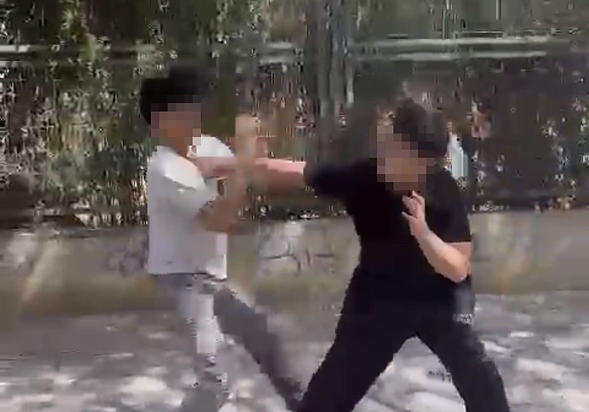 Peleas entre menores con apuestas de dos euros a la salida de un colegio concertado de Valencia