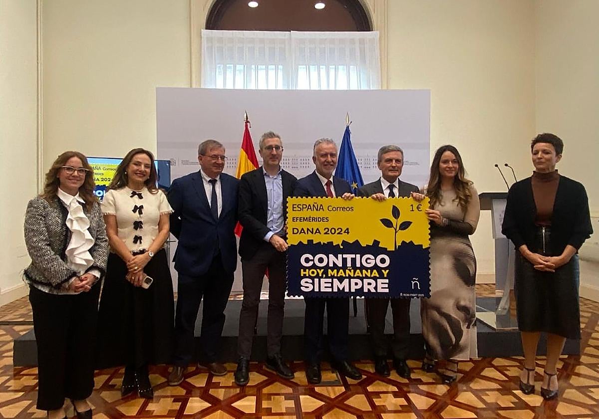 Presentación del sello postal.