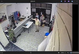 Mazón, a su llegada al Cecopi cuando en el monitor marcaba la 20.28 horas.