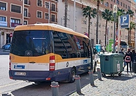 Bus habilitado por Renfe para el transporte alternativo al tren desde la estación de Xàtiva.