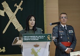 La directora general de la Guardia Civil, Mercedes González, y el general José Antonio Fernández de Luz.