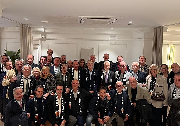 Todos los asistentes al acto.