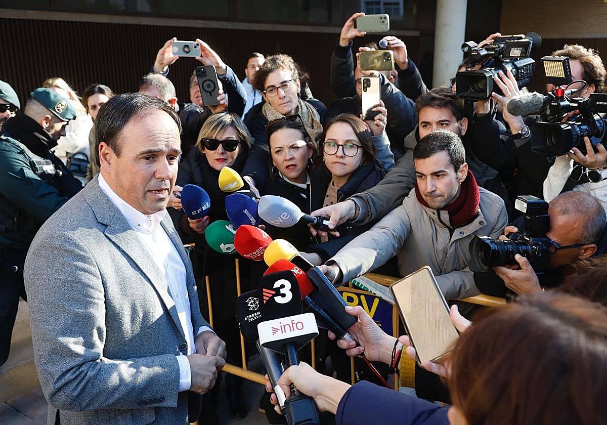 Pérez Llorca, este viernes, tras declarar en el juzgado de Catarroja.