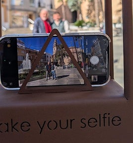 Pego instala los primeros puntos selfie de la Comunitat para facilitar los recuerdos fotográficos de los turistas