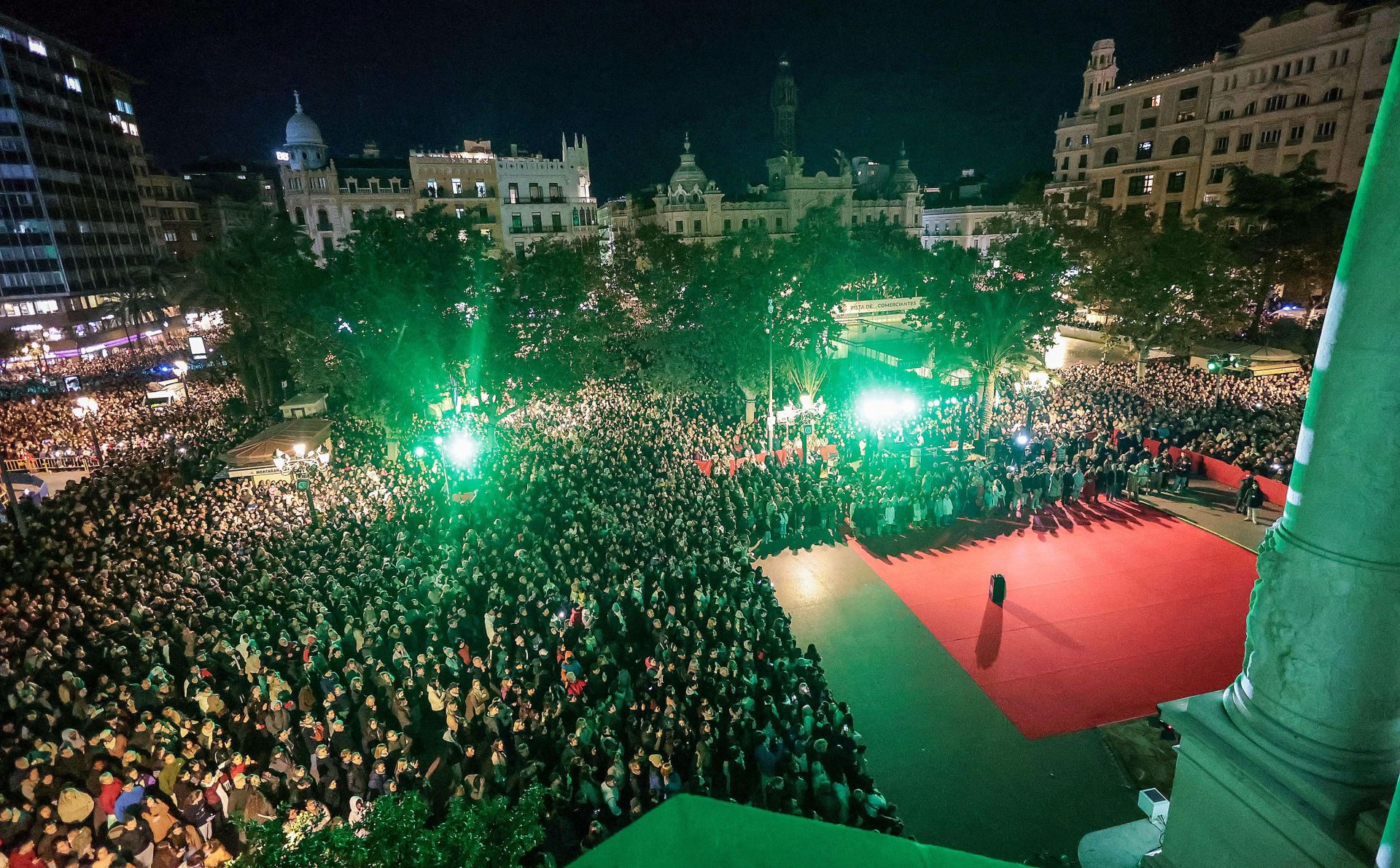FOTOS | Así ha sido el encendido de luces de la Navidad 2025 en Valencia