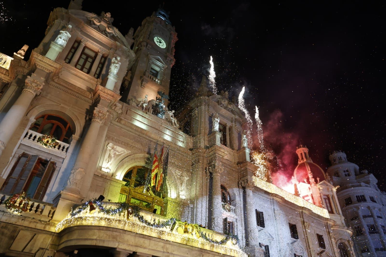 FOTOS | Así ha sido el encendido de luces de la Navidad 2025 en Valencia