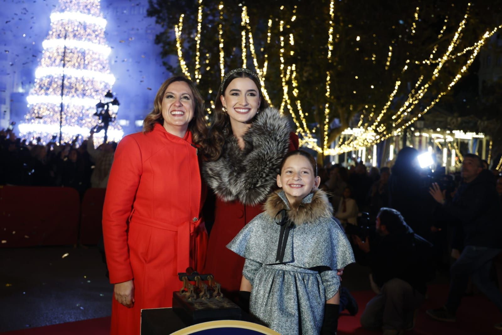 FOTOS | Así ha sido el encendido de luces de la Navidad 2025 en Valencia