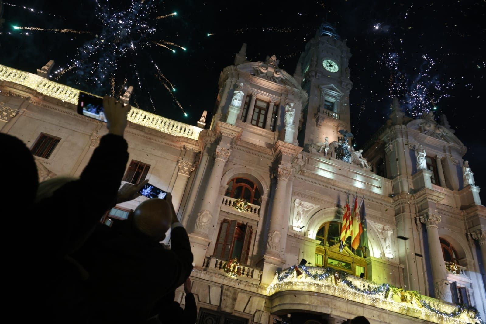 FOTOS | Así ha sido el encendido de luces de la Navidad 2025 en Valencia