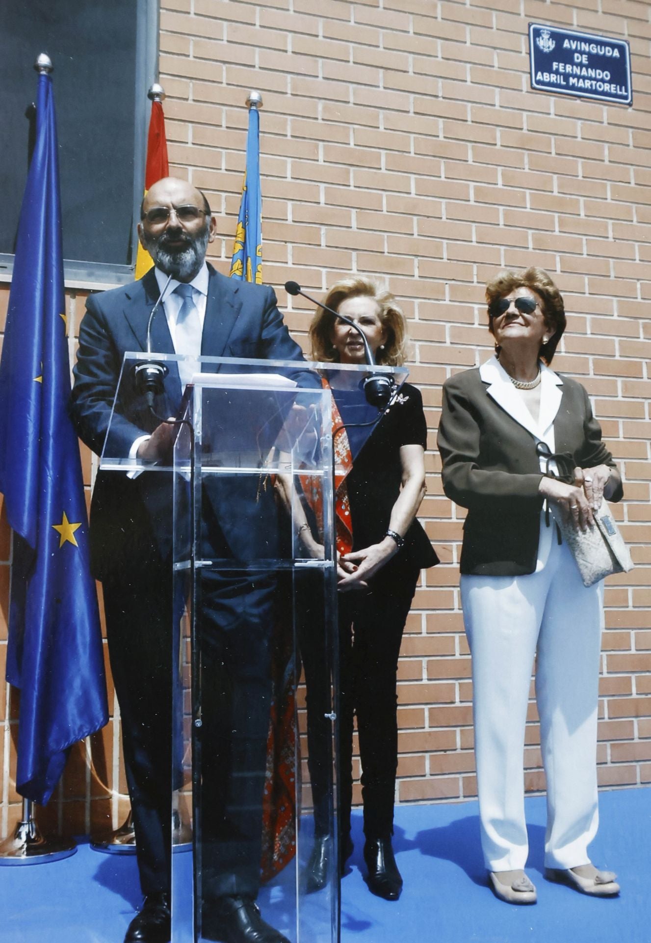 Mayrén en la vida pública, del chófer Eduardo Zaplana al final de Rita Barberá