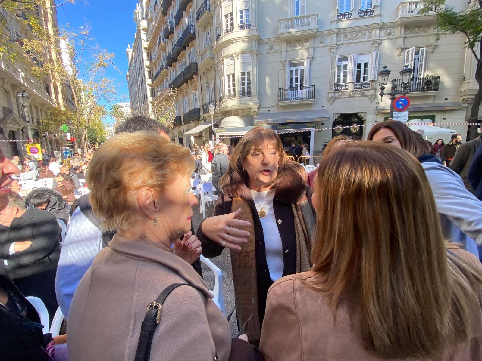 Manolo Algarra ya tiene su placa homenaje en el Ensanche