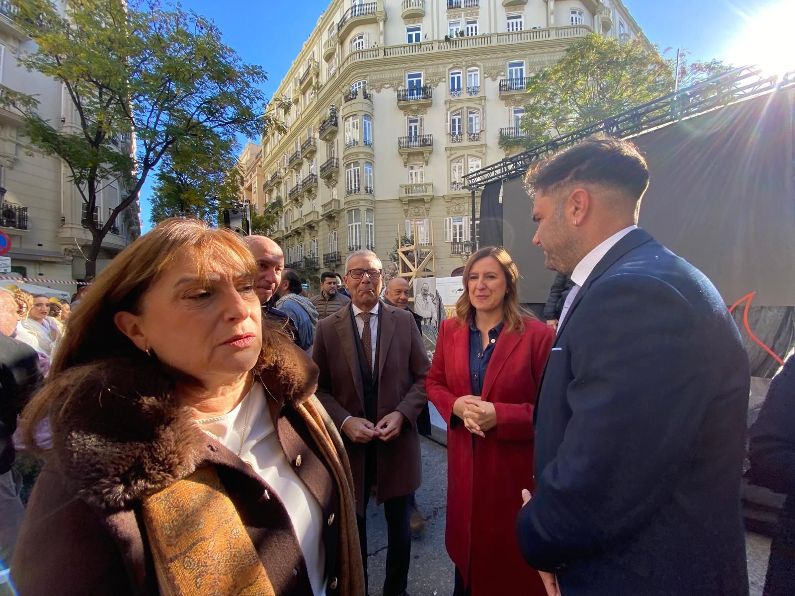 Manolo Algarra ya tiene su placa homenaje en el Ensanche
