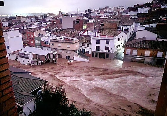 Las alertas de los vecinos fueron siempre por delante de Emergencias y CHJ el 29-O