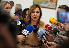 Catalá, atendiendo a los medios de comunicación.