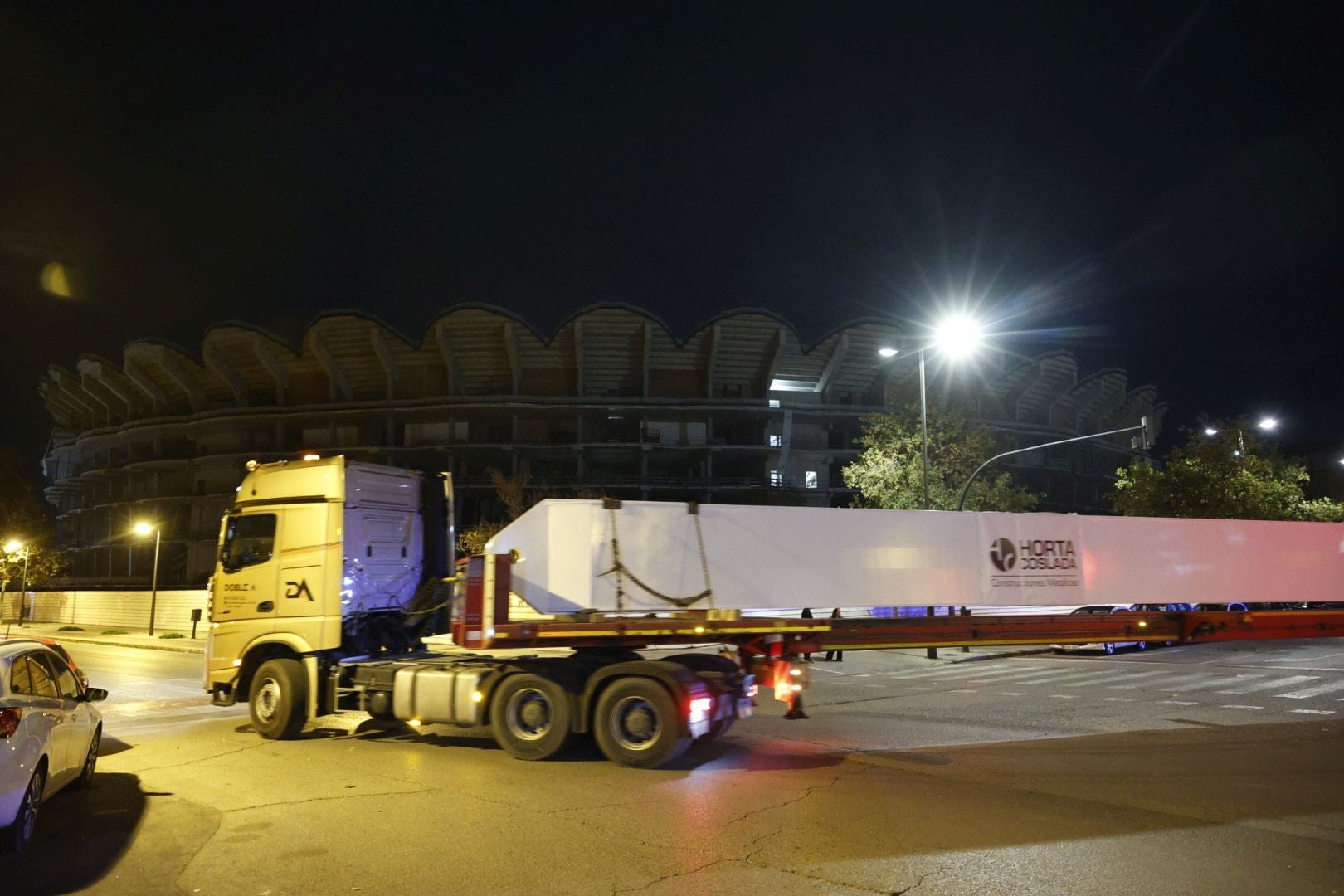 Los pilares que sustentarán la cubierta del Nou Mestalla ya están en Valencia