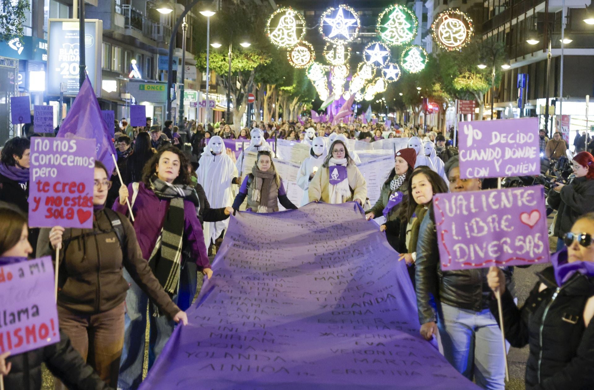 FOTOS | Manifestación por el 25N en Valencia