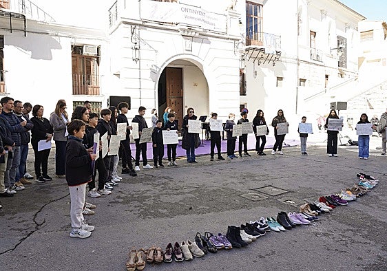 Performance realizada por el alumando del colegio Vicent Gironés.