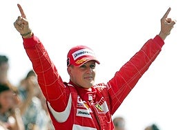 Michael Schumacher celebra su victoria en el GP de Italia 2006.