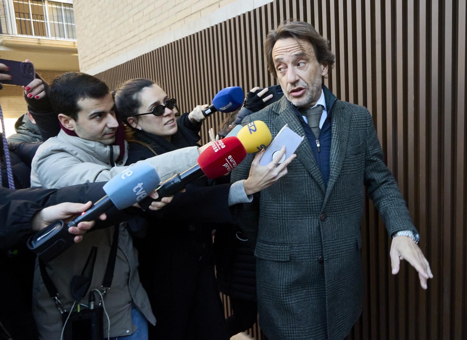 Fotos del jefe de gabinete de Mazón llegando a su llegada a los juzgados de Catarroja