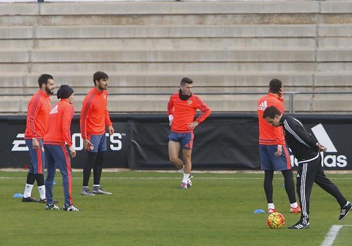 Negredo, en un entrenamiento con el Valencia CF.
