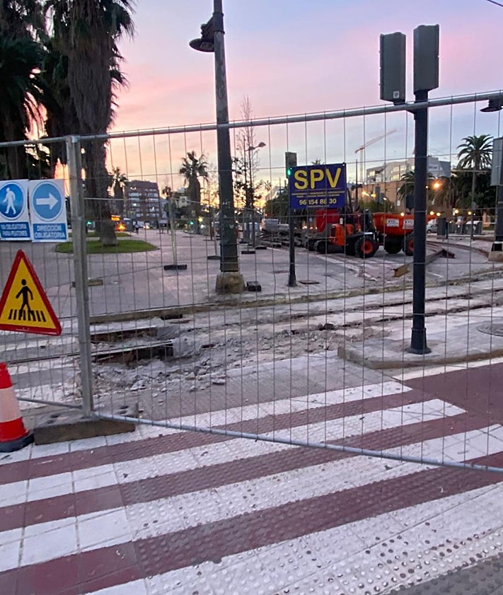 Imagen secundaria 2 - Obras y retirada y reposición de vías en Francisco Cubells y Eugenía Viñes.