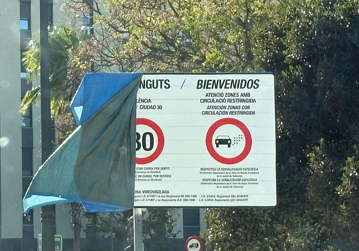 Cartel que había preparado el Ayuntamiento de Valencia para la Zona de Bajas Emisiones.
