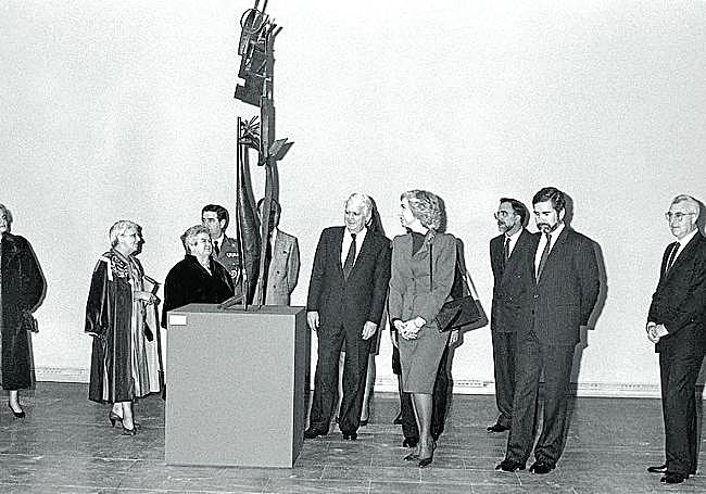 Inauguración. La Reina Sofía recorre el museo, con el presidente Lerma su lado.