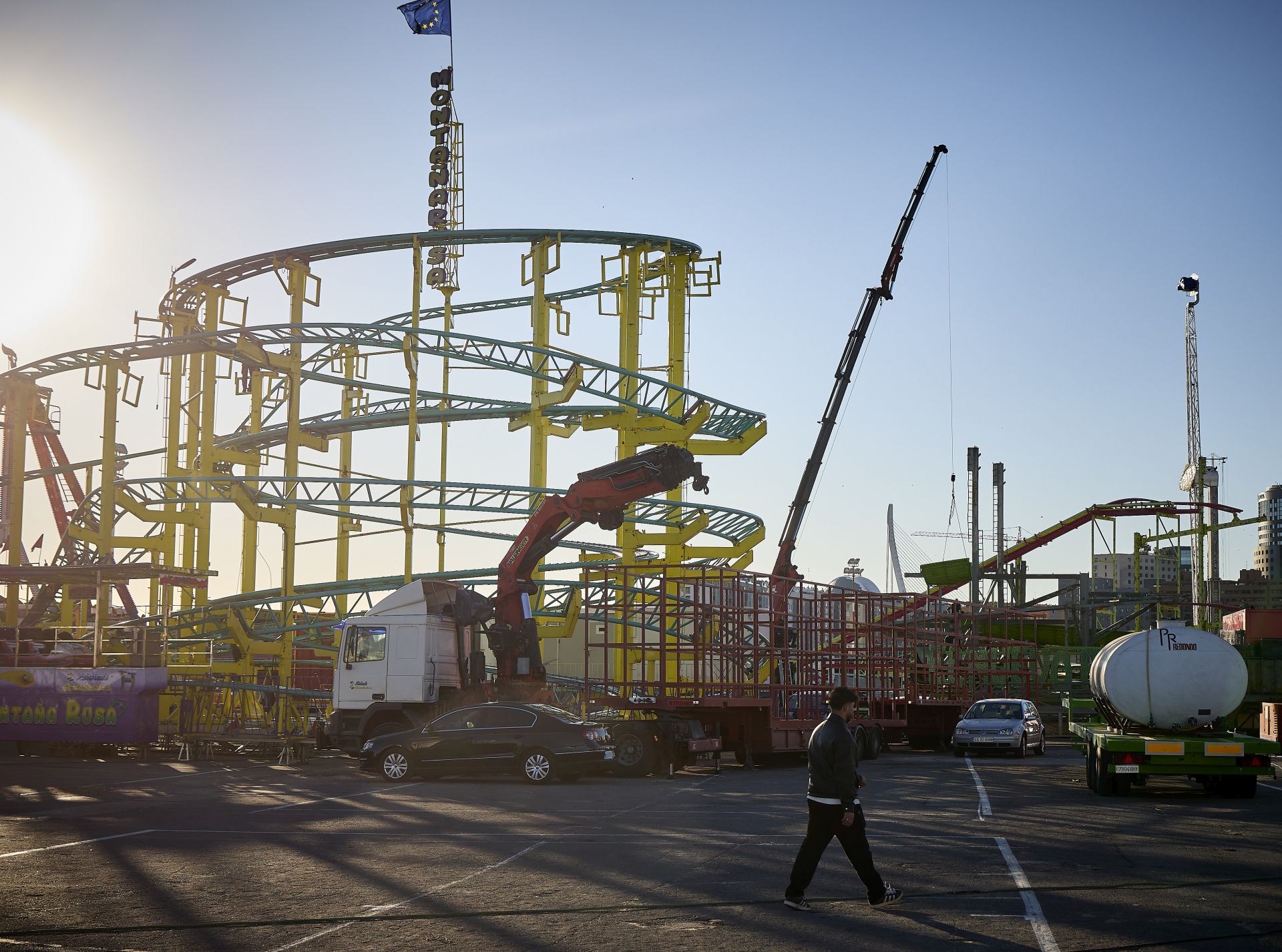 FOTOS | Comienza el montaje de la Feria de Atracciones de Navidad de Valencia