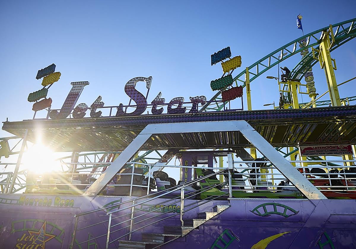 FOTOS | Comienza el montaje de la Feria de Atracciones de Navidad de Valencia