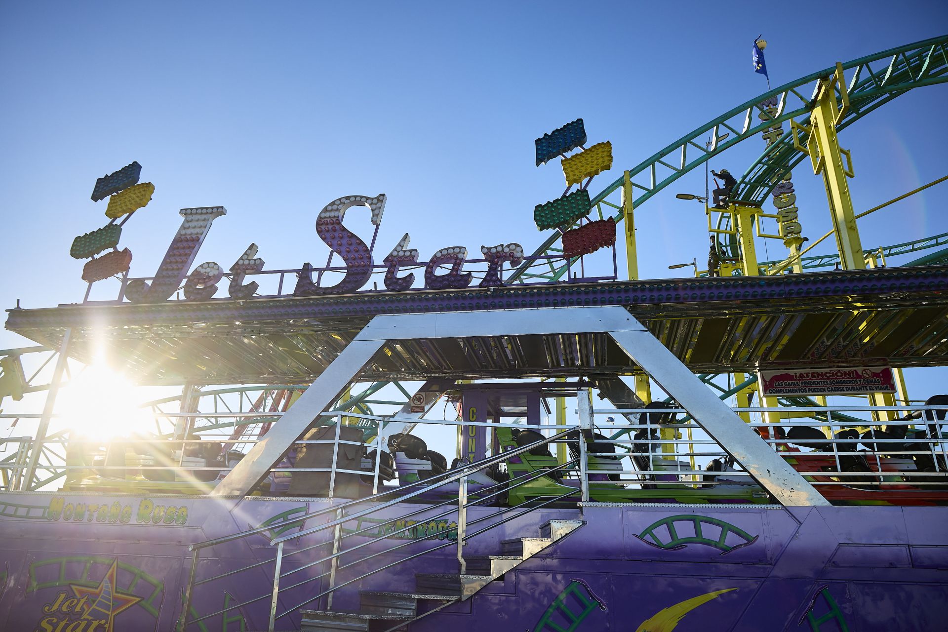 FOTOS | Comienza el montaje de la Feria de Atracciones de Navidad de Valencia