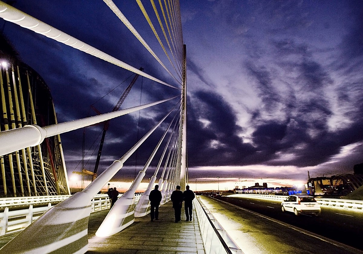 Puente L´Assut D´Or del arquitecto Santiago Calatrava en la ciudad de las Artes y las Ciencias