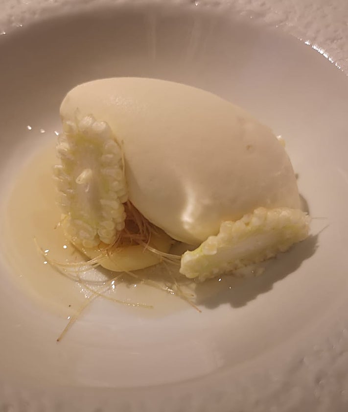 Imagen secundaria 2 - Picho y postre de maíz. Y Roger, trabajando