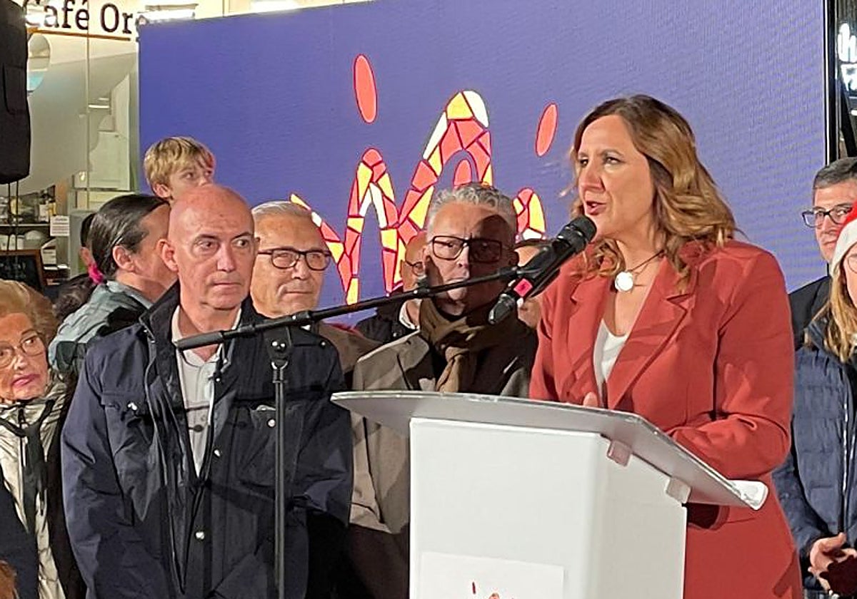 Acto inaugural del encendido de luces del Mercado de Colón y coral infantil del colegio Caxton College.