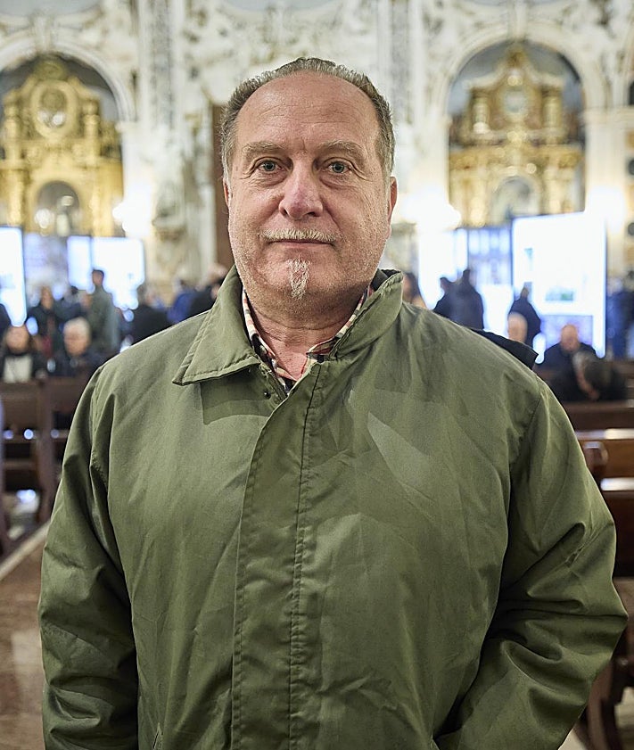 Imagen secundaria 2 - Mari Ángeles y Verónica; Jaime y Cristina; y José María Tortajada.