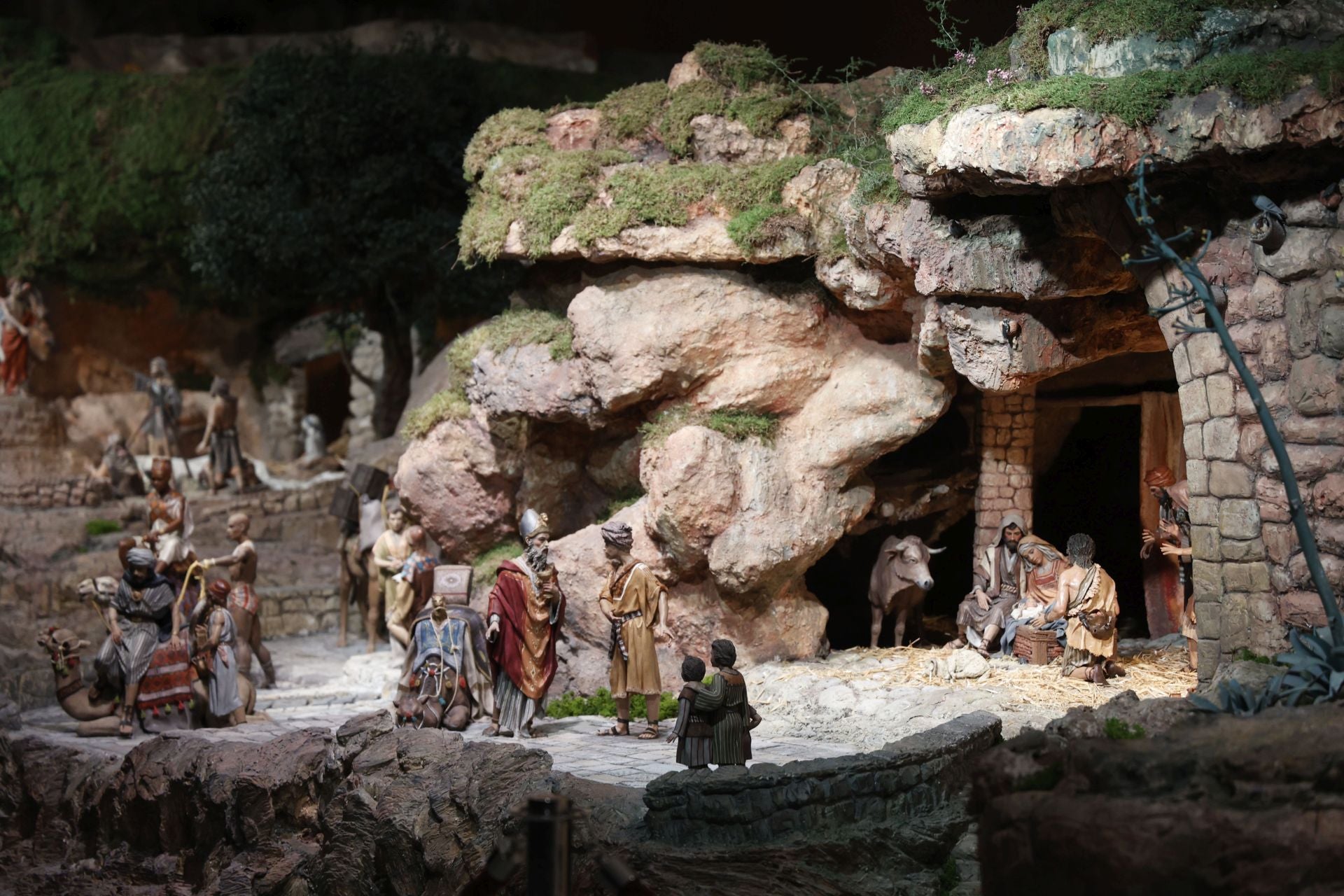 El belen de Bancaja con más de mil figuras de barro restauradas abre casi 20 años después