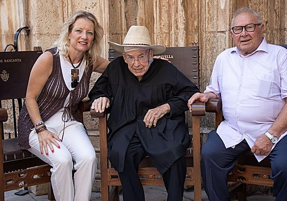 La alcaldesa Bartual, junto al sindic Vicent March.