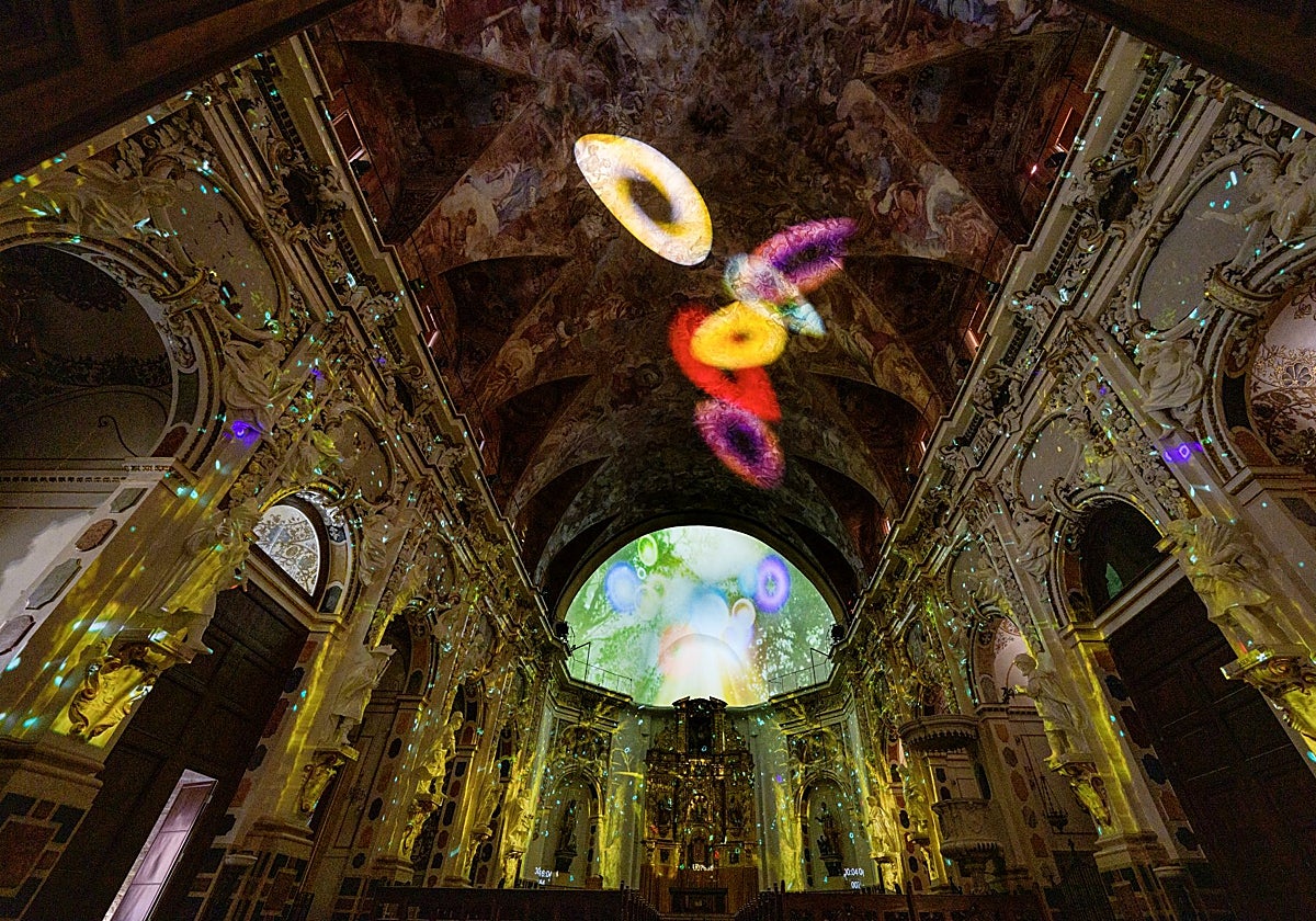 Tramo final del primer acto de 'Barroc', donde el Árbol de la Vida representa el inicio del renacimiento de los Santos Juanes.