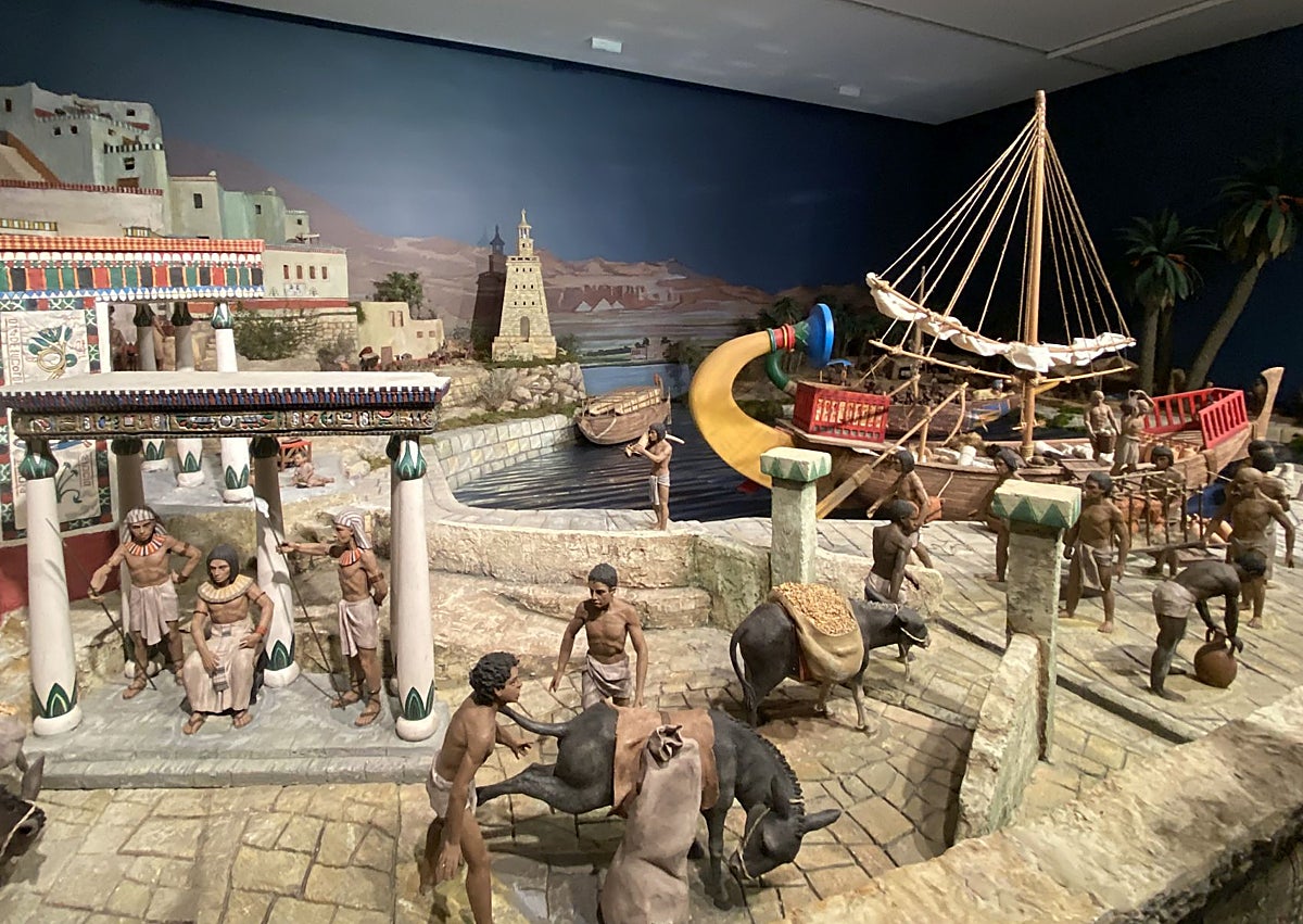 Imagen secundaria 1 - Puerto de El Cairo y portal de Belén.