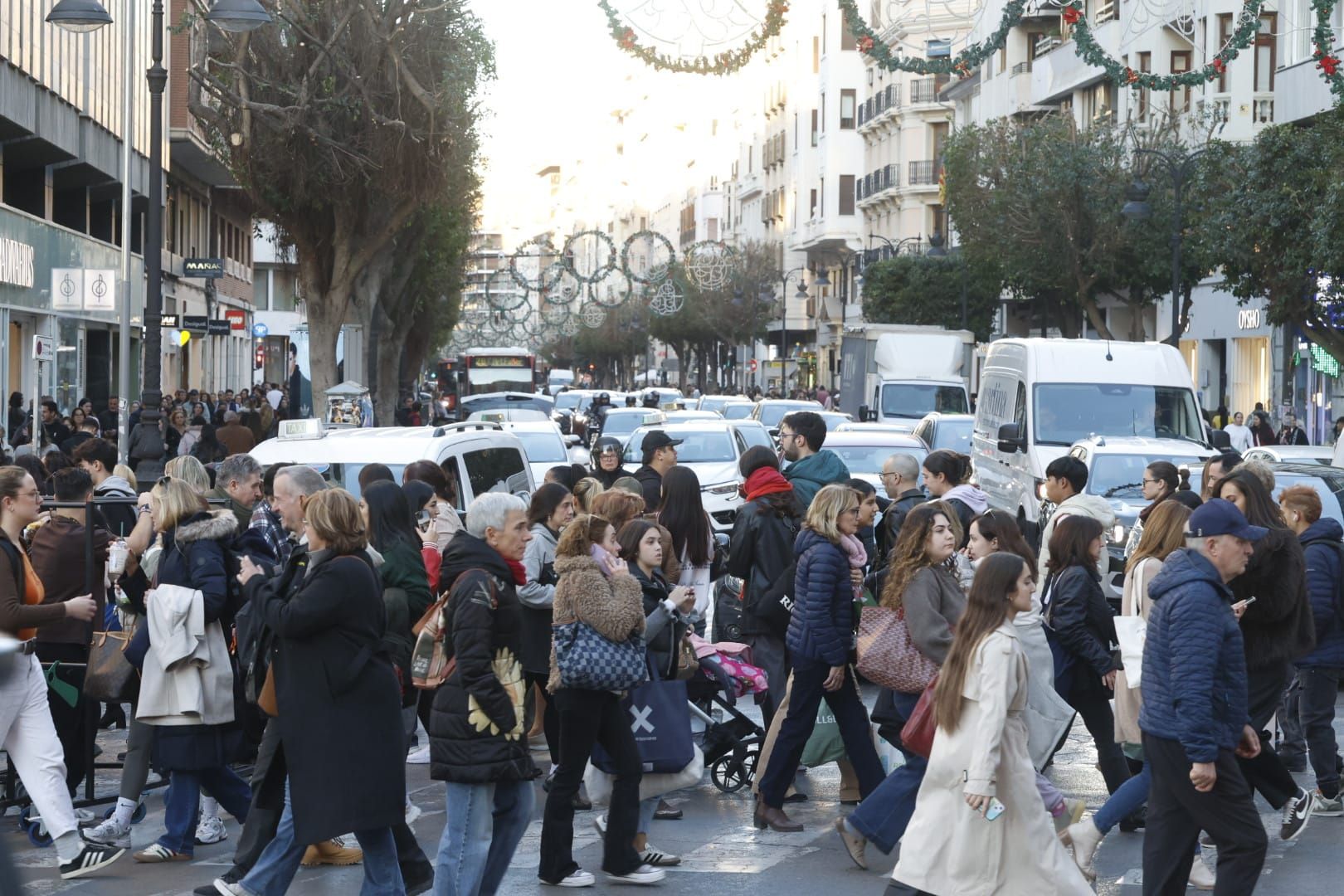 La fiebre por el Black friday en Valencia