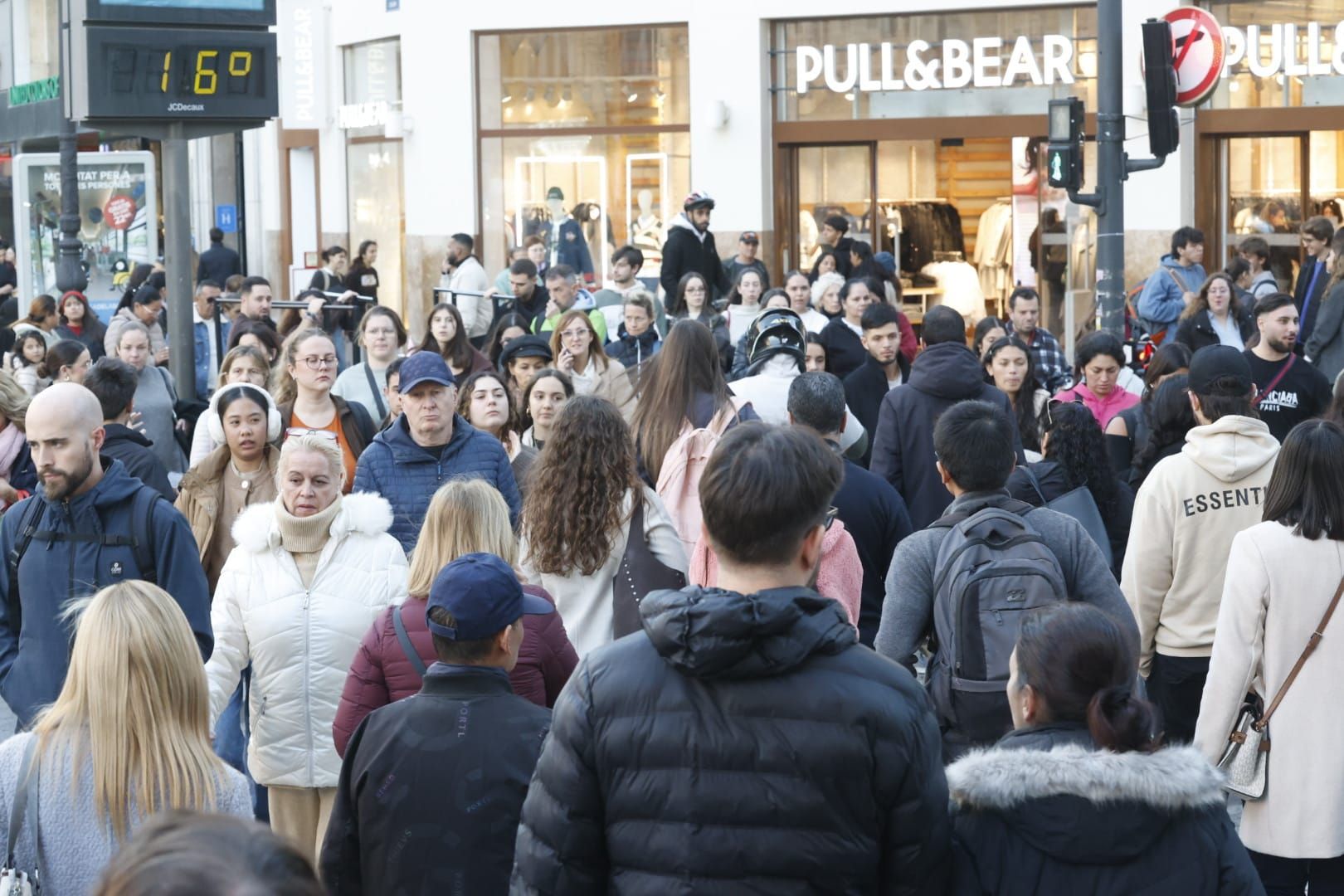 La fiebre por el Black friday en Valencia