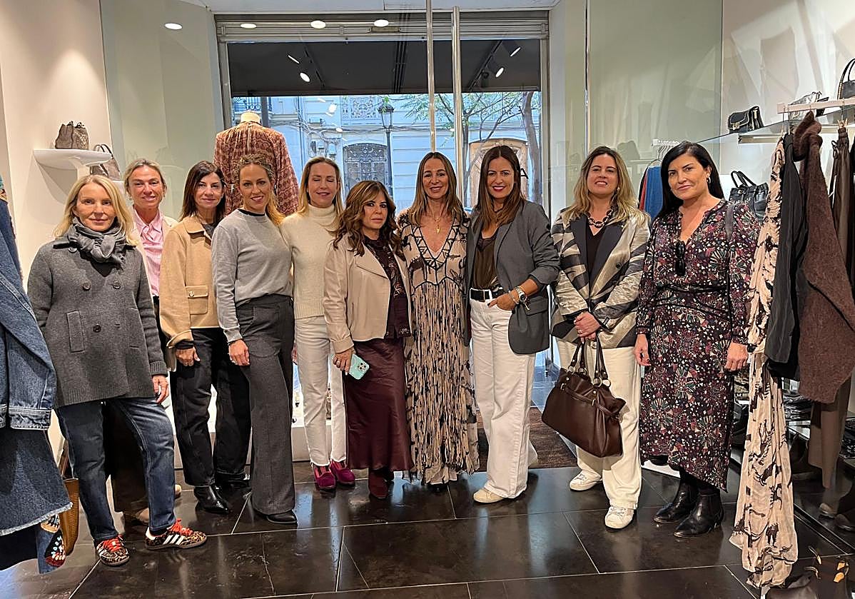 Cristina López, Mariajo Piqueres, Olga Ferrandis, Cristina Bayona, Natalia de La Vega, Alejandra Montaner, María José Carceller, Esmeralda Pardo y Noelia de Medicis.