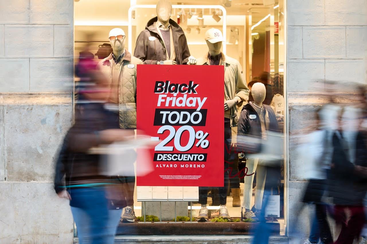 La fiebre por el Black friday en Valencia