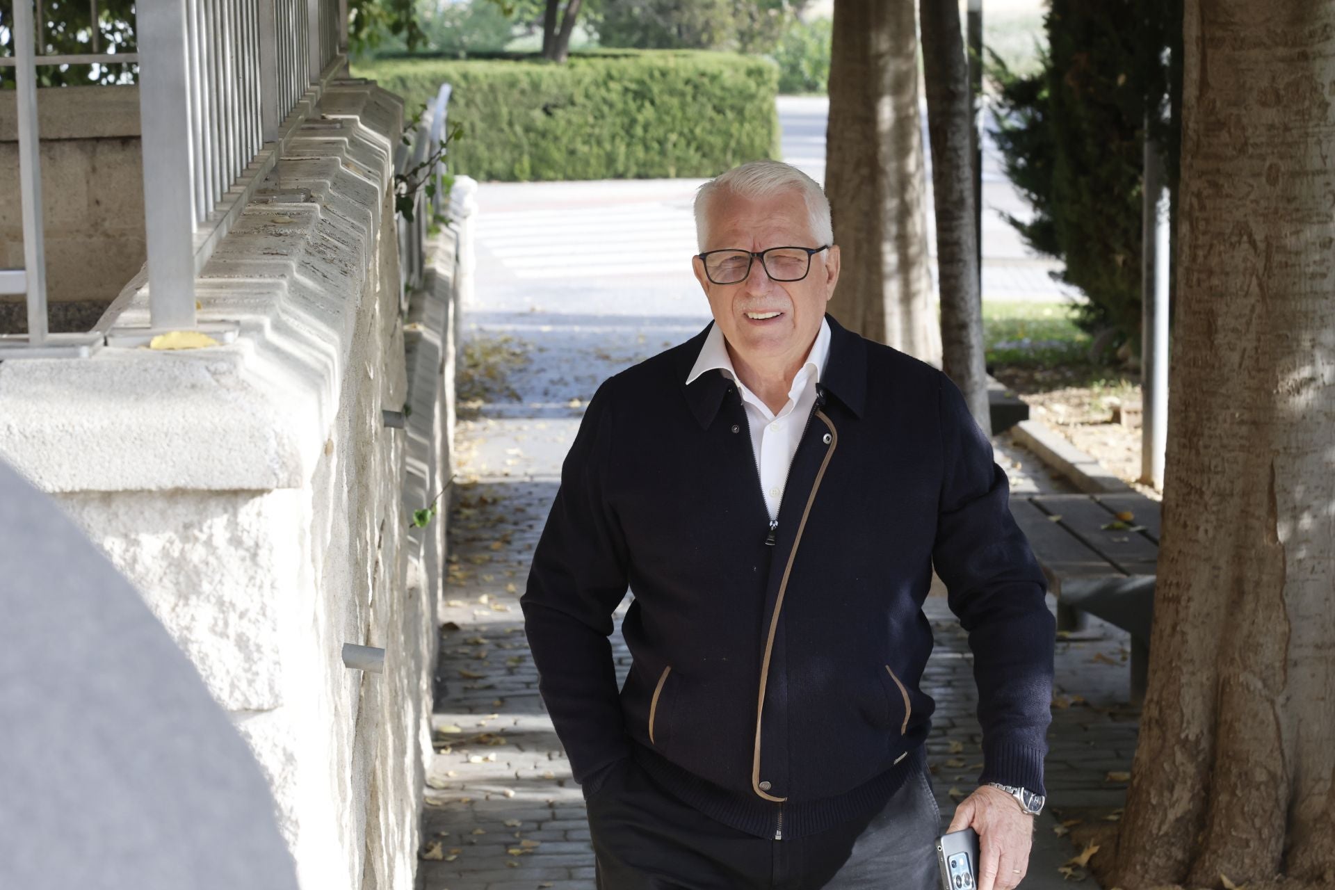 FOTOS | Último adiós a José Luis Olivas en el Tanatorio de Valencia